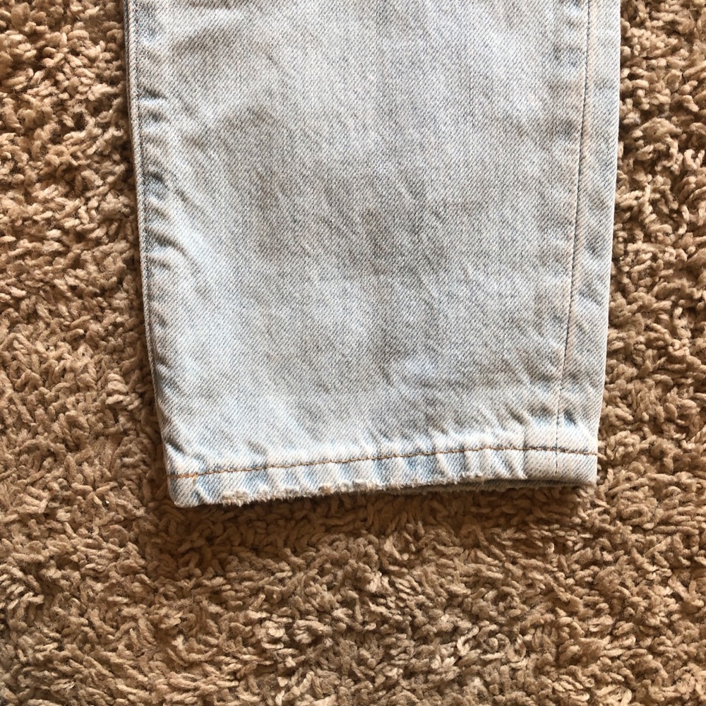 Madewell The Curvy Perfect Vintage Jean in light blue - Picture 11 of 11